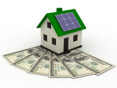 Paneis solares no tellado da casa para aforrar enerxía